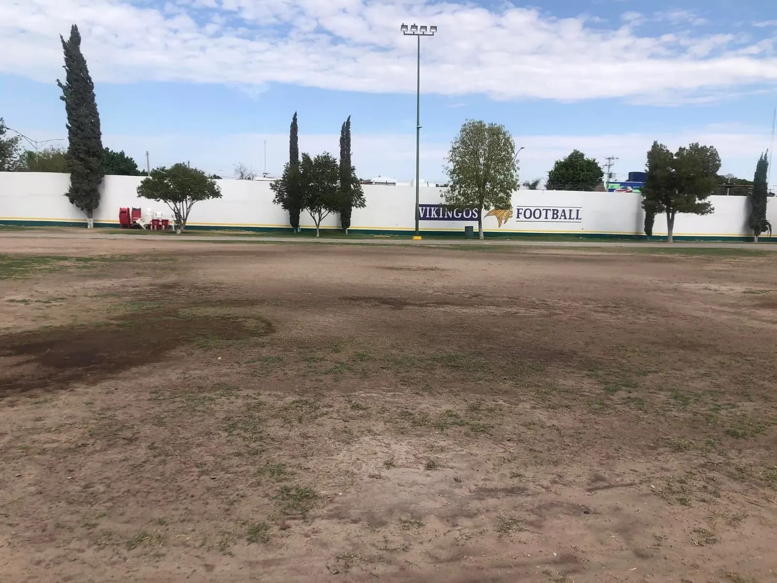 Zona de anotación antes del proyecto, junto a la barda del club